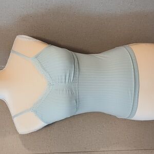 5/20 Small No Boundaries seamless v neck ribbed jade cami with adjustable straps